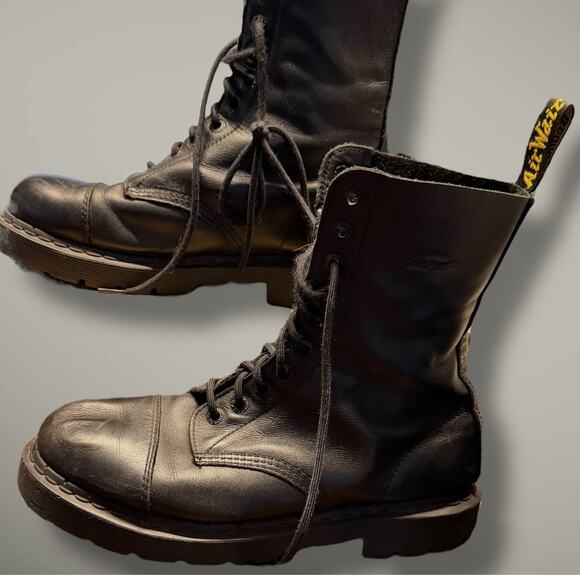 Men's 11 DR. MARTENS Vintage 10 Eye Black Leather Boots Excellent Condition - Picture 4 of 12